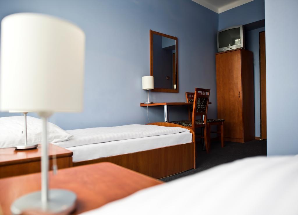 Hotel Korona Łuków Chambre photo