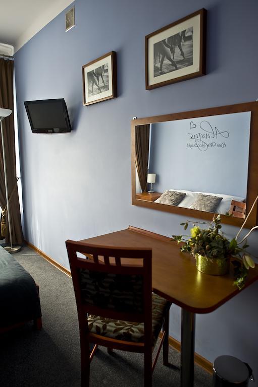 Hotel Korona Łuków Chambre photo